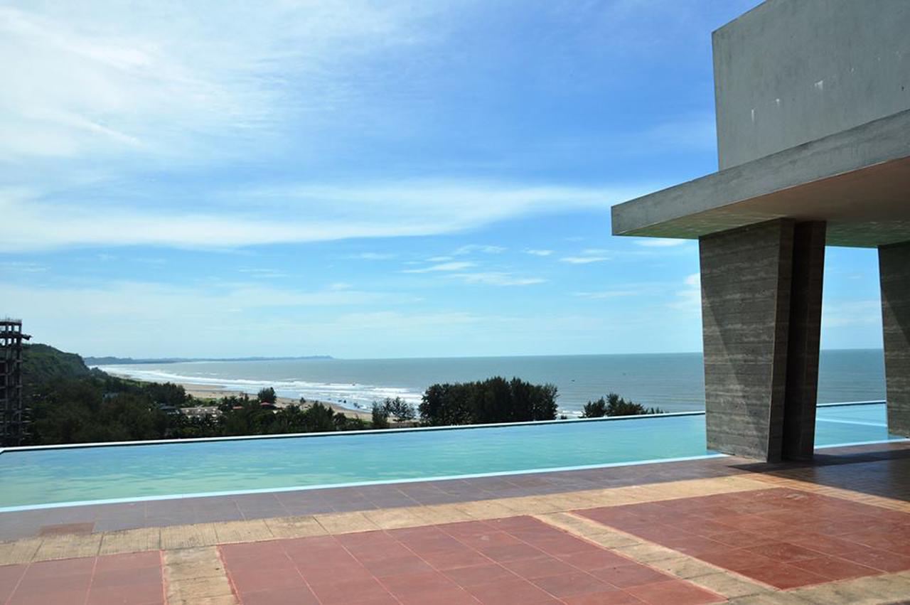 Neeshorgo Hotel & Resort Cox's Bazar Bagian luar foto