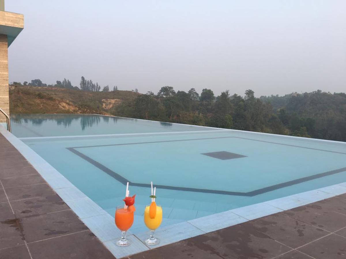 Neeshorgo Hotel & Resort Cox's Bazar Bagian luar foto