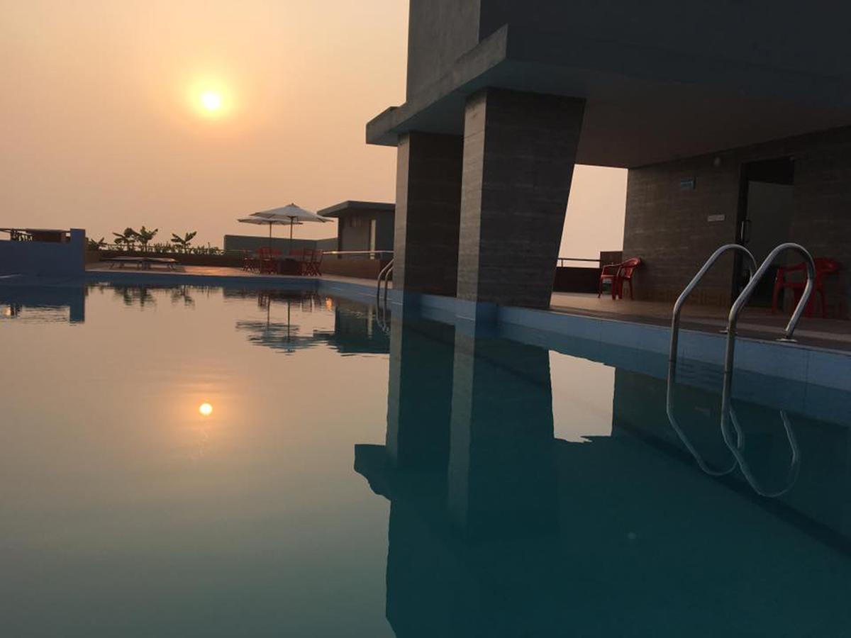 Neeshorgo Hotel & Resort Cox's Bazar Bagian luar foto
