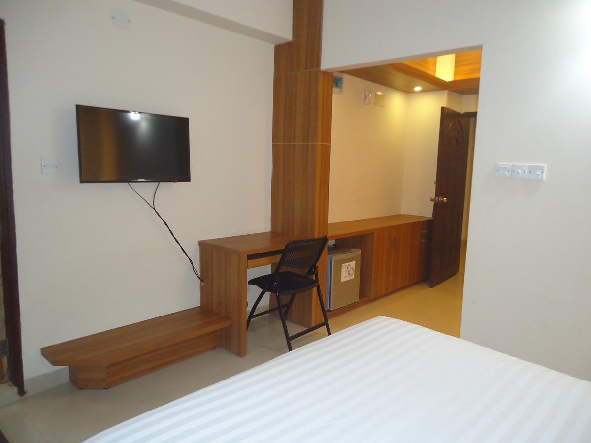 Neeshorgo Hotel & Resort Cox's Bazar Bagian luar foto
