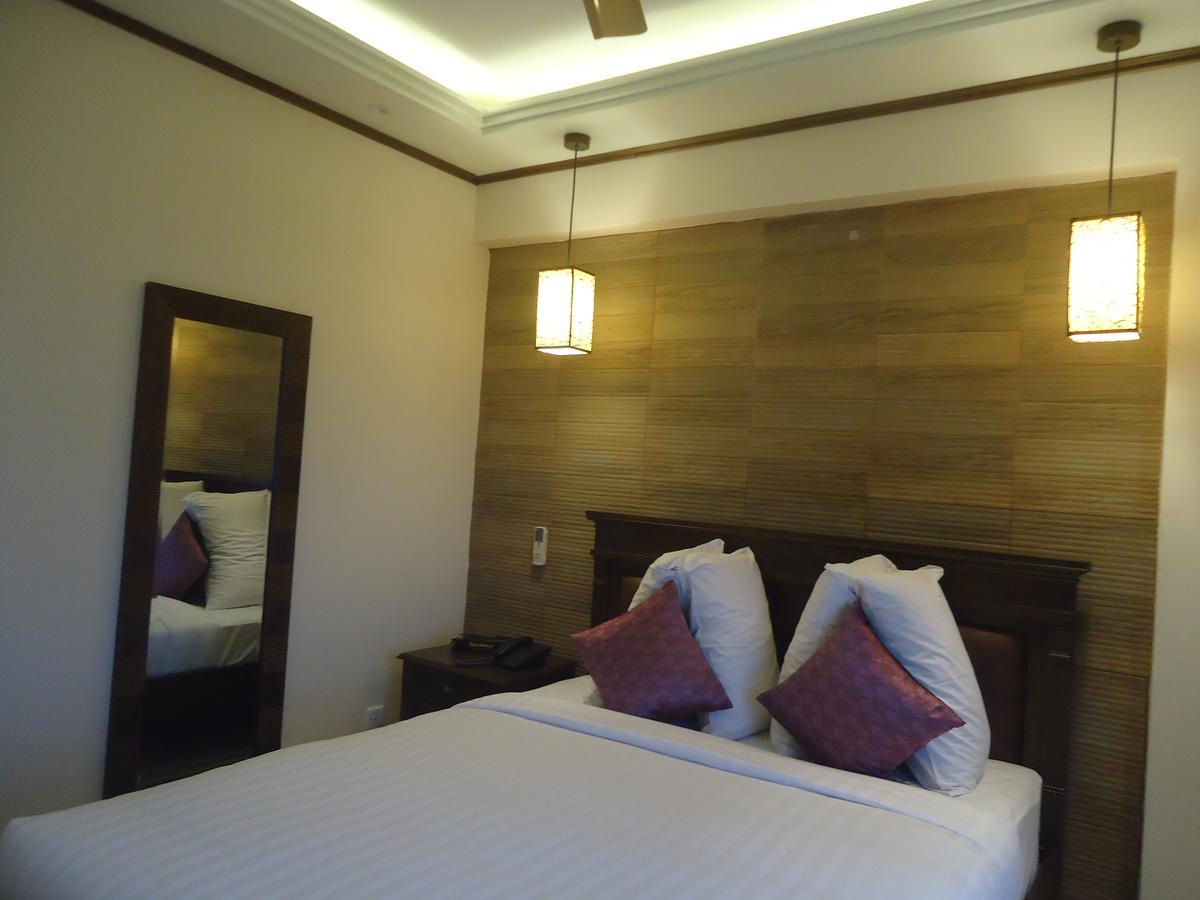 Neeshorgo Hotel & Resort Cox's Bazar Bagian luar foto
