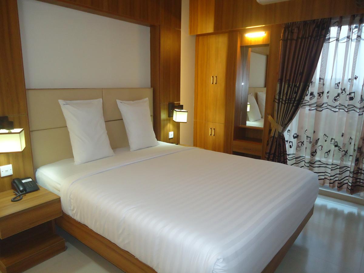 Neeshorgo Hotel & Resort Cox's Bazar Bagian luar foto