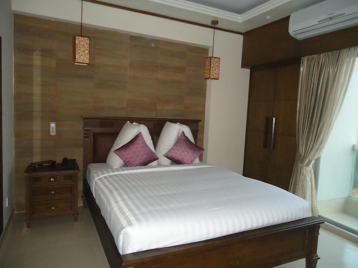 Neeshorgo Hotel & Resort Cox's Bazar Bagian luar foto