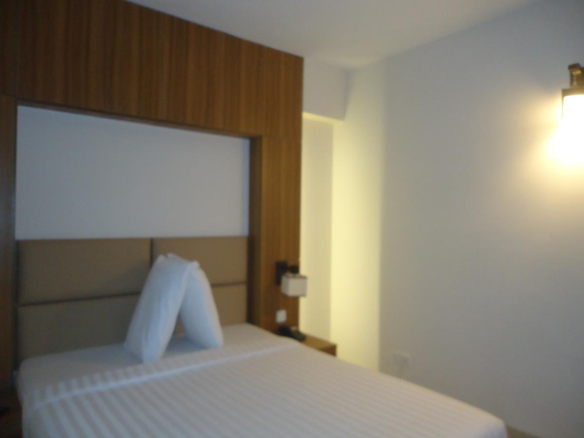 Neeshorgo Hotel & Resort Cox's Bazar Bagian luar foto