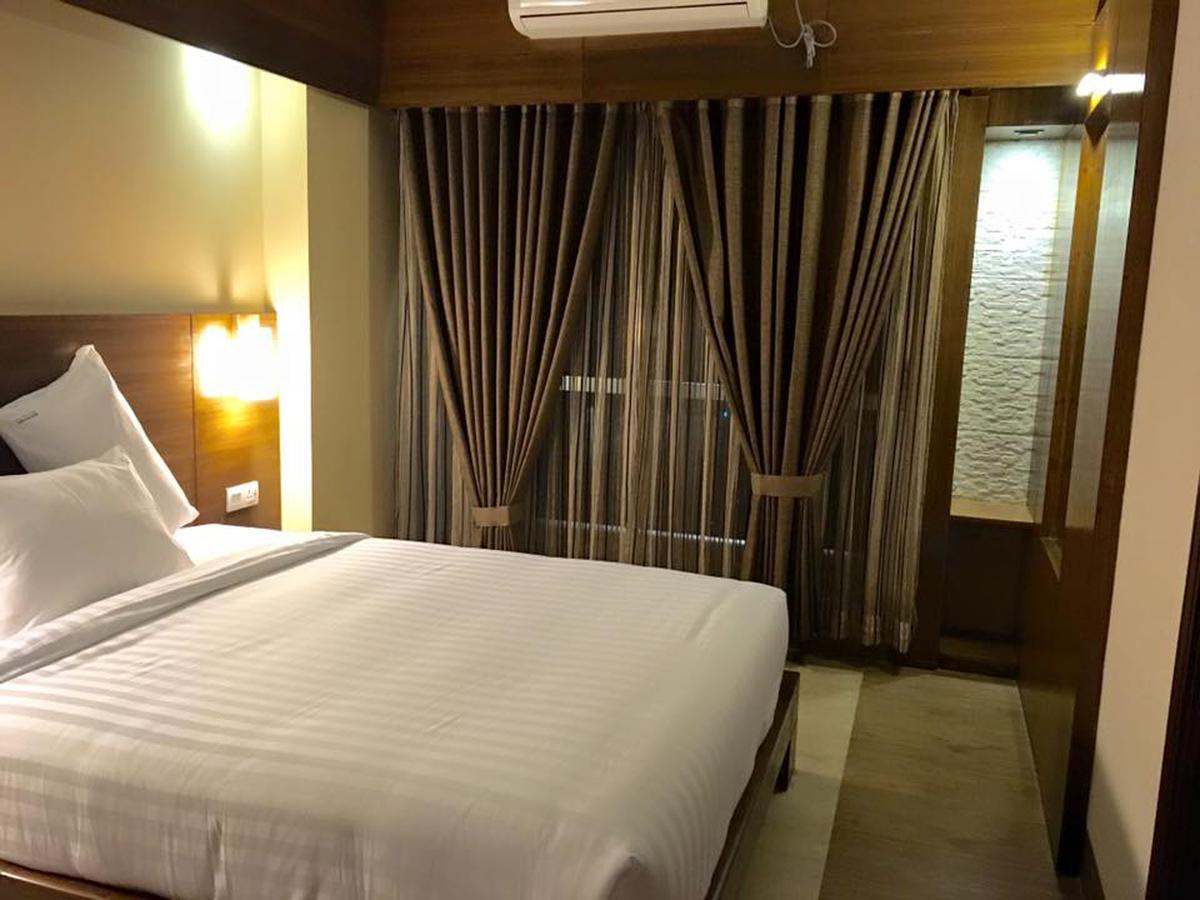 Neeshorgo Hotel & Resort Cox's Bazar Bagian luar foto
