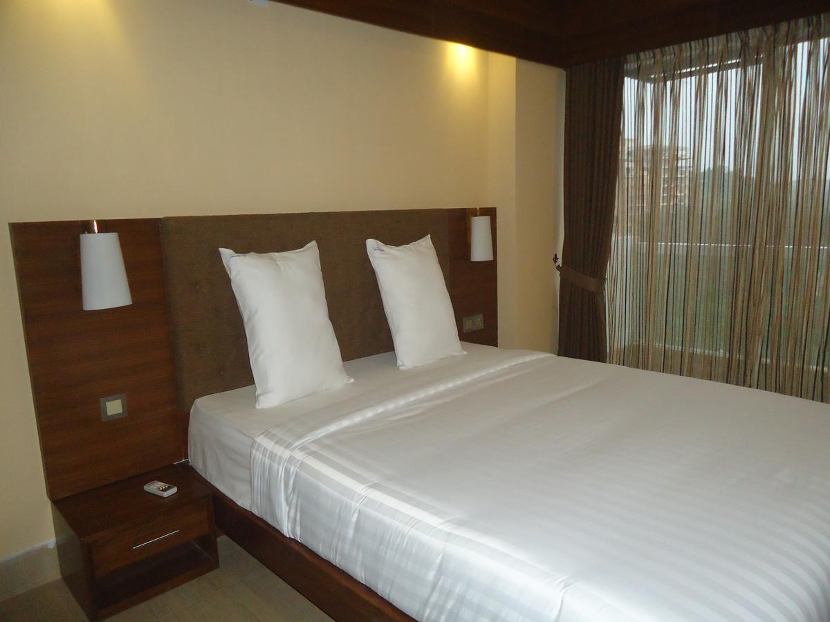 Neeshorgo Hotel & Resort Cox's Bazar Bagian luar foto